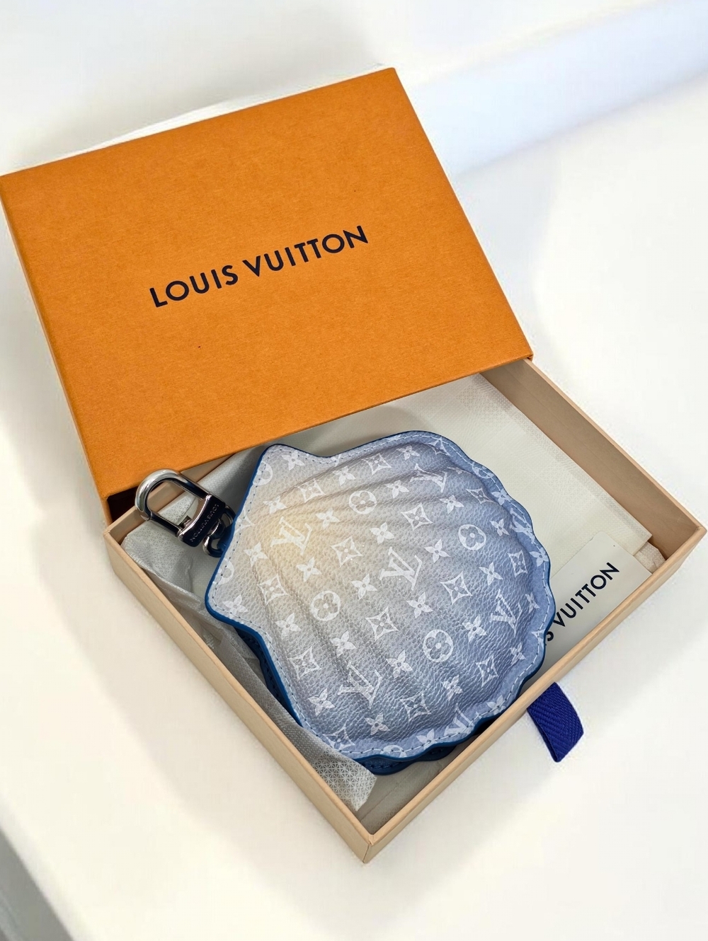 Louis Vuitton Limited Edition Monogram Shell Bag Charm Coin Purse - Picture 3 of 16